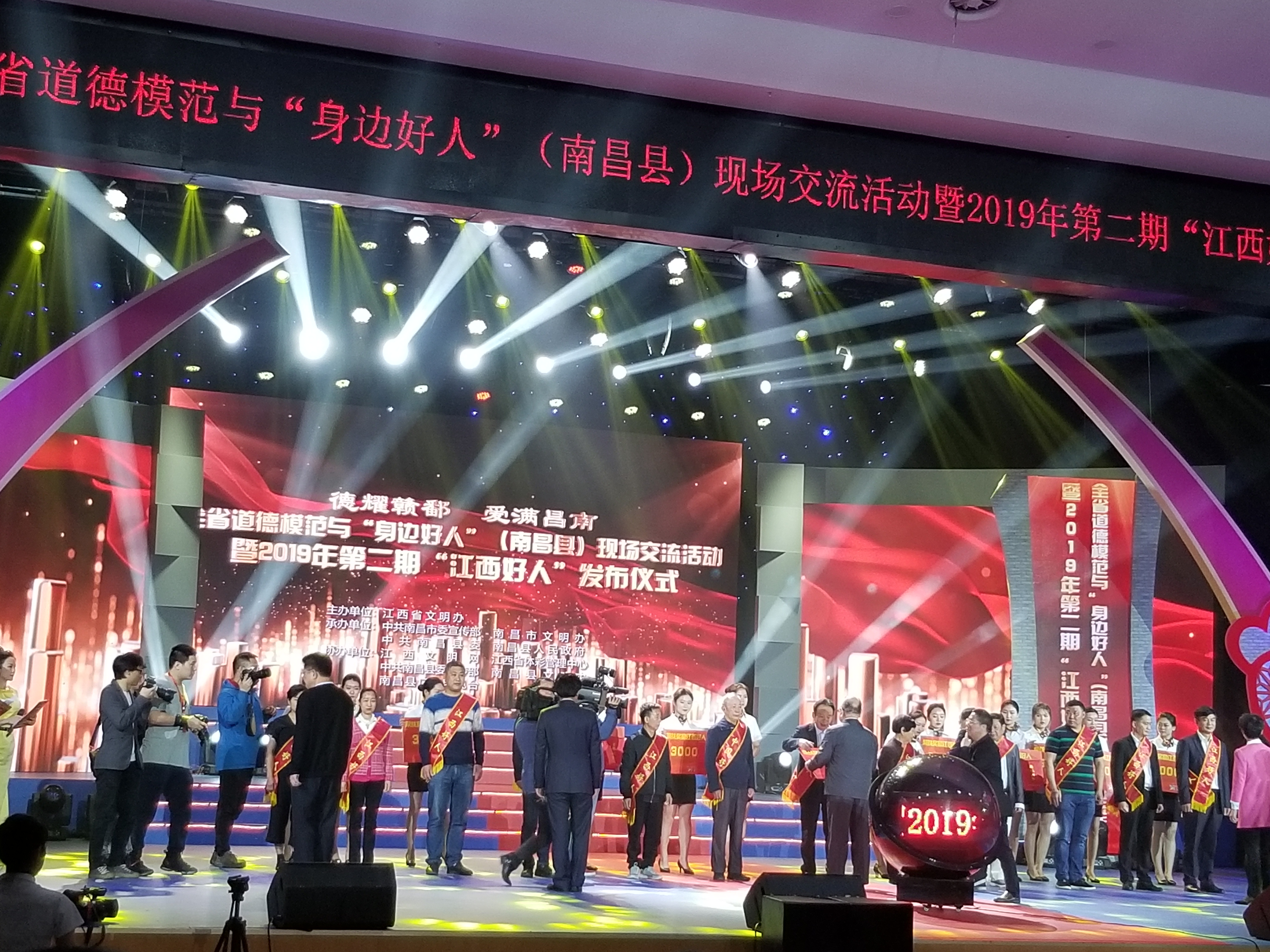 &#19975;&#35937;&#22478;&#23448;&#32593;&#28216;&#25103;&#20013;&#24515;&#65288;&#20013;&#22269;&#65289;&#23448;&#26041;&#32593;&#31449;